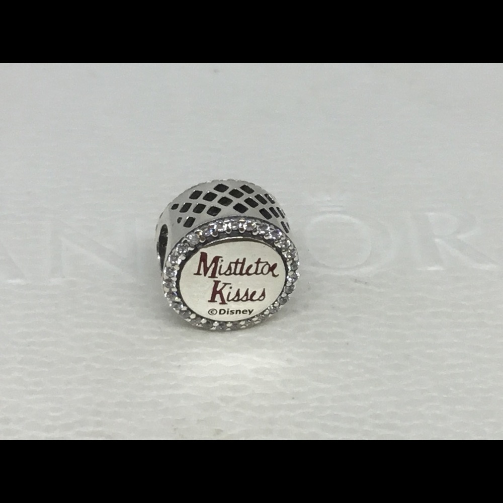 Pandora Disney Mistletoe Kisses Charm - Picture 2 of 4